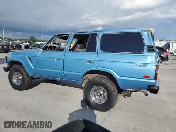 ✅ 1984 Toyota Land Cruiser • VIN: JT3FJ60G2E0084924 • Lot: 72803904. Listed on Copart with 204,227 mi. Free auction sales archive from the USA and detailed vehicle history report at DreamBid. Image 2.