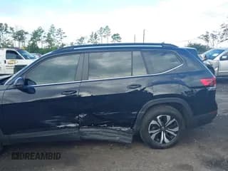 ✅ 2025 Volkswagen Atlas SE • VIN: 1V2DR2CAXSC525154 • Lot: 43346722. Wystawiony na IAAI z przebiegiem 17 104 mil. Bezpłatny archiwum sprzedaży aukcyjnych z USA i szczegółowy raport historii pojazdu na DreamBid. Zdjęcie 6.