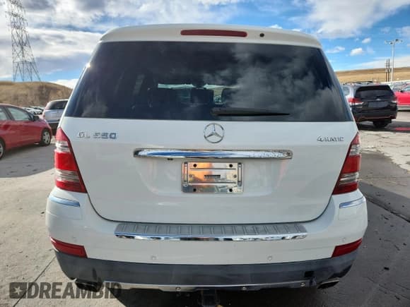 ✅ 2008 Mercedes-Benz GL 550 • VIN: 4JGBF86E38A399447 • Lot: 92295745. Wystawiony na Copart z przebiegiem 107 817 mil. Bezpłatny archiwum sprzedaży aukcyjnych z USA i szczegółowy raport historii pojazdu na DreamBid. Zdjęcie 6.