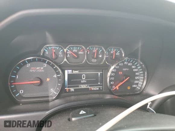 ✅ 2015 Chevrolet Silverado 2500HD LTZ • VIN: 1GC1KWE89FF192363 • Lot: 84362815. Wystawiony na Copart z przebiegiem 176 097 mil. Bezpłatny archiwum sprzedaży aukcyjnych z USA i szczegółowy raport historii pojazdu na DreamBid. Zdjęcie 9.