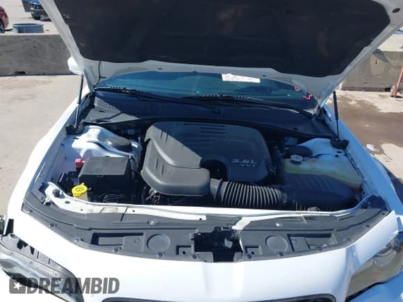 ✅ 2018 Chrysler 300 S • VIN: 2C3CCABG9JH315627 • Lot: 43432544. Listed on IAAI with 65,455 mi. Free auction sales archive from the USA and detailed vehicle history report at DreamBid. Image 10.