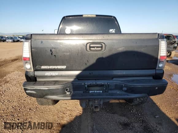 2007 Chevrolet Silverado 2500HD Work Truck with VIN 1GCHK29U97E176671, listed as a Copart auction lot 81140565 with 218,083 mi miles and Salvage title. Bid and sale history available at DreamBid. Image 6.