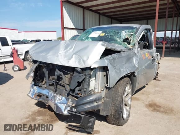 ✅ 2010 Chevrolet Silverado 1500 Work Truck • VIN: 1GCPCPEX6AZ250327 • Lot: 43388008. Wystawiony na IAAI z przebiegiem 132 006 mil. Bezpłatny archiwum sprzedaży aukcyjnych z USA i szczegółowy raport historii pojazdu na DreamBid. Zdjęcie 17.