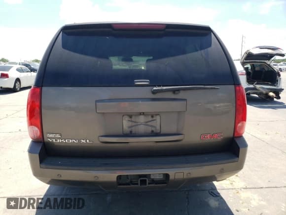 ✅ 2011 GMC Yukon XL SLT • VIN: 1GKS1KE06BR130717 • Lot: 54953325. Listed on Copart with 226,053 mi. Free auction sales archive from the USA and detailed vehicle history report at DreamBid. Image 6.