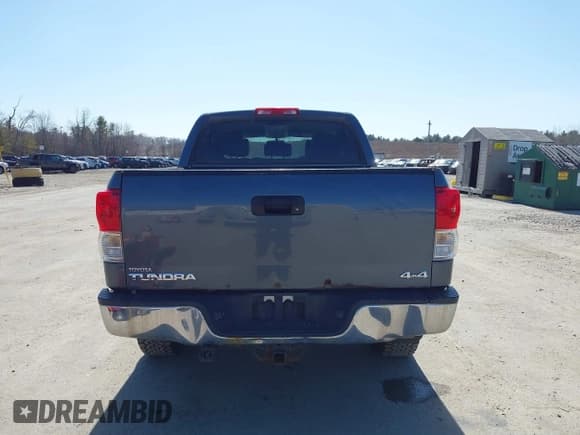 ✅ 2010 Toyota Tundra • VIN: 5TFDY5F14AX151083 • Lot: 41812131. Wystawiony na IAAI z przebiegiem 285 537 mil. Bezpłatny archiwum sprzedaży aukcyjnych z USA i szczegółowy raport historii pojazdu na DreamBid. Zdjęcie 16.