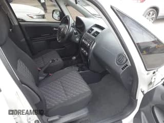 ✅ 2008 Suzuki SX4 • VIN: JS2YB413085109916 • Lot: 43672003. Wystawiony na IAAI z przebiegiem 78 183 mil. Bezpłatny archiwum sprzedaży aukcyjnych z USA i szczegółowy raport historii pojazdu na DreamBid. Zdjęcie 5.