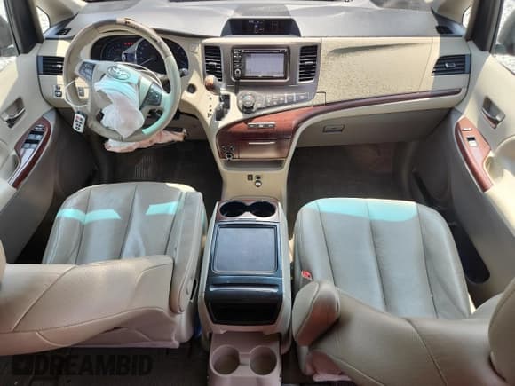 ✅ 2012 Toyota Sienna XLE AAS • VIN: 5TDYK3DC9CS242080 • Lot: 58374845. Listed on Copart with 152,411 mi. Free auction sales archive from the USA and detailed vehicle history report at DreamBid. Image 8.