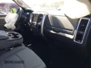 ✅ 2018 Ram 2500 Big Horn • VIN: 3C6UR5DL3JG275665 • Лот: 40649632. Опубликован ранее на IAAI с пробегом 64 985 миль. Бесплатный доступ к архиву аукционных продаж из США и подробный отчёт об истории автомобиля на DreamBid. Изображение 5.