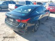 ✅ 2021 Nissan Altima SV • VIN: 1N4BL4DV3MN335457 • Lot: 43780190. Wystawiony na IAAI z przebiegiem 99 302 mil. Bezpłatny archiwum sprzedaży aukcyjnych z USA i szczegółowy raport historii pojazdu na DreamBid. Zdjęcie 4.