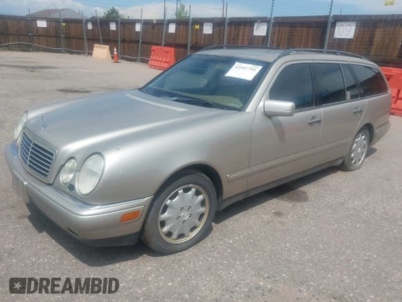 ✅ 1999 Mercedes-Benz E 320 • VIN: WDBJH82F8XX022566 • Lot: 42187792. Listed on IAAI with 217,930 mi. Free auction sales archive from the USA and detailed vehicle history report at DreamBid. Image 2.