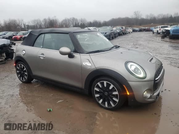 ✅ 2019 MINI Convertible Cooper S • VIN: WMWWG9C57K3E40882 • Лот: 43148735. Опубликован ранее на Copart с пробегом 40 766 миль. Бесплатный доступ к архиву аукционных продаж из США и подробный отчёт об истории автомобиля на DreamBid. Изображение 4.