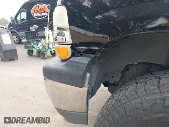 ✅ 2004 Chevrolet Suburban LS • VIN: 1GNEC16T54J331703 • Лот: 42023849. Опубликован ранее на IAAI с пробегом 135 843 миль. Бесплатный доступ к архиву аукционных продаж из США и подробный отчёт об истории автомобиля на DreamBid. Изображение 6.