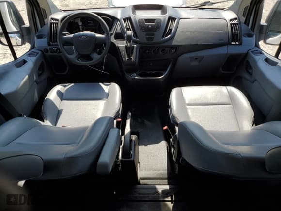 ✅ 2019 Ford Transit Passenger XL • VIN: 1FMZK1ZM0KKA67715 • Lot: 68561315. Wystawiony na Copart z przebiegiem 5 545 mil. Bezpłatny archiwum sprzedaży aukcyjnych z USA i szczegółowy raport historii pojazdu na DreamBid. Zdjęcie 8.