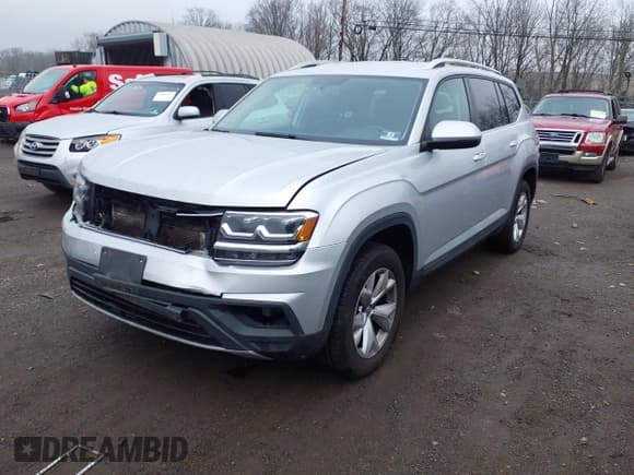 ✅ 2018 Volkswagen Atlas S • VIN: 1V2GR2CA8JC534351 • Lot: 43811837. Wystawiony na IAAI z przebiegiem 288 925 mil. Bezpłatny archiwum sprzedaży aukcyjnych z USA i szczegółowy raport historii pojazdu na DreamBid. Zdjęcie 17.