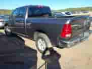 2024 Ram 1500 SLT z VIN 1C6RR6GG3RS128566, wystawiony jako IAAI lot #43605003 z przebiegiem 47 799 mil mil oraz . Historia ofert i sprzedaży dostępna na DreamBid. Obrazek 3.