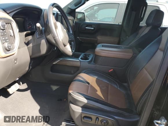 ✅ 2021 Chevrolet Silverado 1500 High Country • VIN: 3GCUYHELXMG427232 • Lot: 72707564. Wystawiony na Copart z przebiegiem Nie podano. Bezpłatny archiwum sprzedaży aukcyjnych z USA i szczegółowy raport historii pojazdu na DreamBid. Zdjęcie 7.