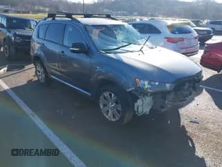 ✅ 2013 Mitsubishi Outlander SE • VIN: JA4AS3AW7DU013520 • Lot: 41129349. Wystawiony na IAAI z przebiegiem Nie podano. Bezpłatny archiwum sprzedaży aukcyjnych z USA i szczegółowy raport historii pojazdu na DreamBid. Zdjęcie 1.