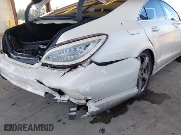 ✅ 2014 Mercedes-Benz CLS 550 • VIN: WDDLJ9BB7EA115070 • Lot: 43721011. Listed on IAAI with 122,871 mi. Free auction sales archive from the USA and detailed vehicle history report at DreamBid. Image 6.