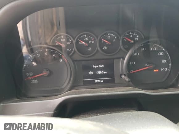 ✅ 2020 Chevrolet Silverado 1500 Custom • VIN: 1GCRWBEK7LZ371409 • Lot: 45115505. Wystawiony na Copart z przebiegiem 62 153 mil. Bezpłatny archiwum sprzedaży aukcyjnych z USA i szczegółowy raport historii pojazdu na DreamBid. Zdjęcie 9.