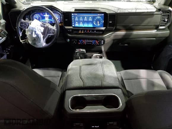 ✅ 2023 Chevrolet Silverado 1500 LT Trail Boss • VIN: 3GCUDFED7PG257103 • Lot: 92309845. Wystawiony na Copart z przebiegiem 45 393 mil. Bezpłatny archiwum sprzedaży aukcyjnych z USA i szczegółowy raport historii pojazdu na DreamBid. Zdjęcie 8.