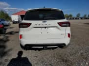 ✅ 2024 Ford Escape ST-Line Select • VIN: 1FMCU9NAXRUA02184 • Лот: 84814955. Опубликован ранее на Copart с пробегом 30 342 миль. Бесплатный доступ к архиву аукционных продаж из США и подробный отчёт об истории автомобиля на DreamBid. Изображение 6.