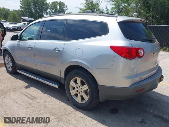 ✅ 2012 Chevrolet Traverse 1LT • VIN: 1GNKVGED8CJ139524 • Лот: 43065895. Опубликован ранее на IAAI с пробегом 202 953 миль. Бесплатный доступ к архиву аукционных продаж из США и подробный отчёт об истории автомобиля на DreamBid. Изображение 3.