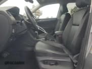 ✅ 2024 Volkswagen Tiguan SE • VIN: 3VVMB7AX3RM105160 • Lot: 86332825. Wystawiony na Copart z przebiegiem 10 661 mil. Bezpłatny archiwum sprzedaży aukcyjnych z USA i szczegółowy raport historii pojazdu na DreamBid. Zdjęcie 7.