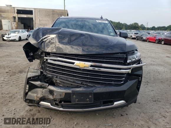 ✅ 2022 Chevrolet Suburban LT • VIN: 1GNSKCKD0NR358486 • Lot: 67746414. Wystawiony na Copart z przebiegiem 78 866 mil. Bezpłatny archiwum sprzedaży aukcyjnych z USA i szczegółowy raport historii pojazdu na DreamBid. Zdjęcie 5.