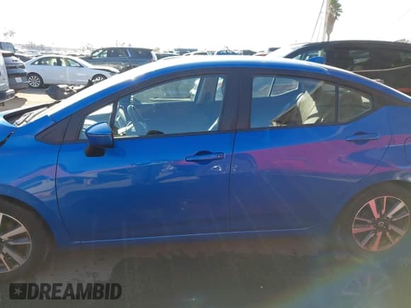 ✅ 2020 Nissan Versa SV • VIN: 3N1CN8EV3LL863631 • Лот: 43343031. Опубликован ранее на IAAI с пробегом 112 276 миль. Бесплатный доступ к архиву аукционных продаж из США и подробный отчёт об истории автомобиля на DreamBid. Изображение 15.