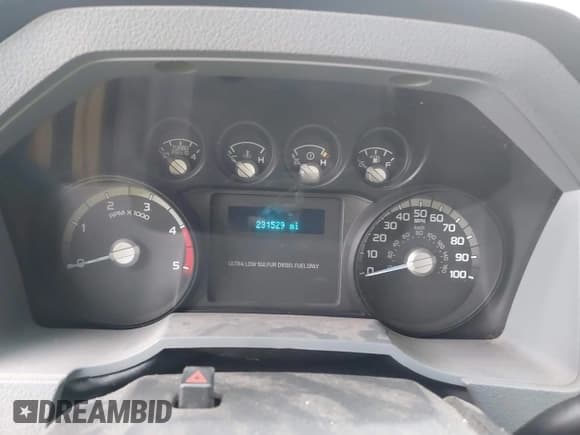 ✅ 2014 Ford F-250 XL • VIN: 1FT7W2AT0EEB17573 • Lot: 42539240. Listed on IAAI with 231,529 mi. Free auction sales archive from the USA and detailed vehicle history report at DreamBid. Image 7.