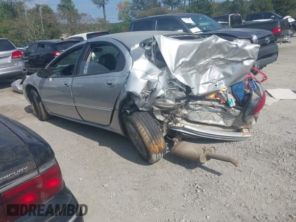 ✅ 2002 Chrysler Concorde LXi • VIN: 2C3HD36M02H180232 • Lot: 43400367. Listed on IAAI with 90,430 mi. Free auction sales archive from the USA and detailed vehicle history report at DreamBid. Image 3.