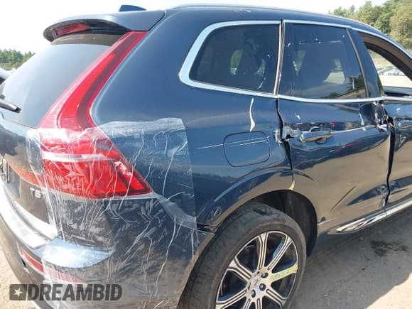 ✅ 2021 Volvo XC60 Inscription • VIN: YV4102RLXM1698014 • Lot: 42944687. Wystawiony na IAAI z przebiegiem 22 172 mil. Bezpłatny archiwum sprzedaży aukcyjnych z USA i szczegółowy raport historii pojazdu na DreamBid. Zdjęcie 18.