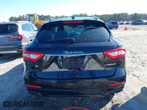 ✅ 2018 Maserati Levante GranSport • VIN: ZN661XUS9JX288457 • Lot: 41335965. Listed on IAAI with 66,681 mi. Free auction sales archive from the USA and detailed vehicle history report at DreamBid. Image 17.