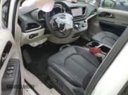 ✅ 2024 Chrysler Pacifica Hybrid Select • VIN: 2C4RC1S71RR121699 • Lot: 71945874. Wystawiony na Copart z przebiegiem 7 237 mil. Bezpłatny archiwum sprzedaży aukcyjnych z USA i szczegółowy raport historii pojazdu na DreamBid. Zdjęcie 8.