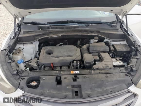 ✅ 2018 Hyundai Santa Fe 2.4L • VIN: 5NMZT3LB2JH074812 • Lot: 71050155. Listed on Copart with 84,807 mi. Free auction sales archive from the USA and detailed vehicle history report at DreamBid. Image 12.