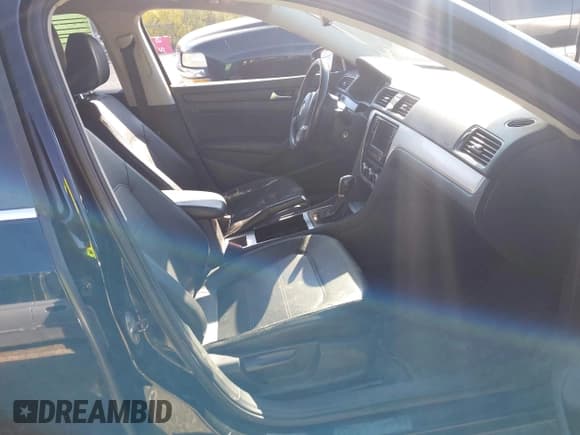 ✅ 2012 Volkswagen Passat SE • VIN: 1VWBH7A38CC045660 • Лот: 43214567. Опубликован ранее на IAAI с пробегом 145 164 миль. Бесплатный доступ к архиву аукционных продаж из США и подробный отчёт об истории автомобиля на DreamBid. Изображение 5.