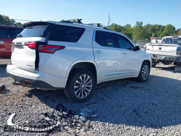 ✅ 2022 Chevrolet Traverse Premier • VIN: 1GNEVKKW0NJ183073 • Lot: 43154347. Listed on IAAI with 103,199 mi. Free auction sales archive from the USA and detailed vehicle history report at DreamBid. Image 4.