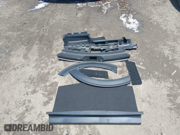 ✅ 2023 Ford Explorer XLT • VIN: 1FMSK7DH7PGC37612 • Lot: 42252633. Wystawiony na IAAI z przebiegiem 27 142 mil. Bezpłatny archiwum sprzedaży aukcyjnych z USA i szczegółowy raport historii pojazdu na DreamBid. Zdjęcie 12.