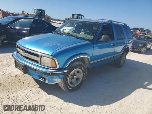 1995 Chevrolet Blazer с VIN 1GNCS13W7SK206038, выставлен на аукционе Copart как лот 76593134 с пробегом 135 008 миль миль и Списание • Salvage title. История ставок и продаж доступна на DreamBid. Изображение 1.