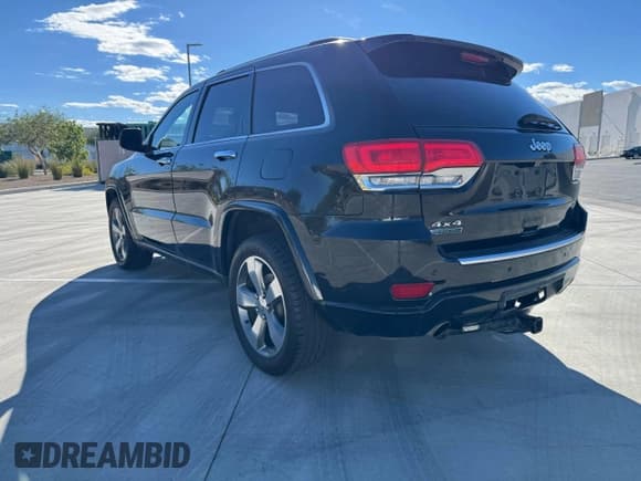 ✅ 2015 Jeep Grand Cherokee Limited • VIN: 1C4RJFBM8FC677201 • Лот: 85652615. Опубликован ранее на Copart с пробегом 120 100 миль. Бесплатный доступ к архиву аукционных продаж из США и подробный отчёт об истории автомобиля на DreamBid. Изображение 3.