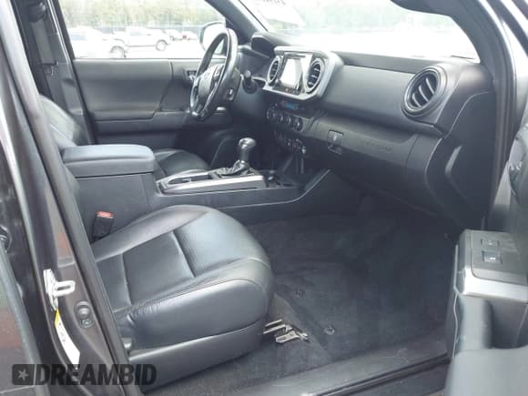 ✅ 2019 Toyota Tacoma SR5 • VIN: 3TMCZ5AN2KM200775 • Lot: 43194175. Wystawiony na IAAI z przebiegiem 97 563 mil. Bezpłatny archiwum sprzedaży aukcyjnych z USA i szczegółowy raport historii pojazdu na DreamBid. Zdjęcie 5.