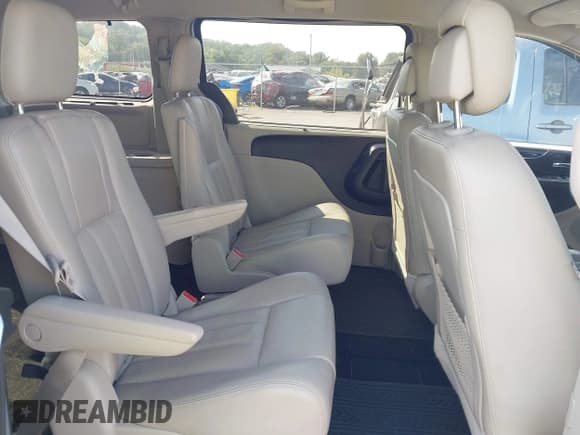 ✅ 2013 Chrysler Town & Country Touring L • VIN: 2C4RC1CG7DR564883 • Лот: 43210582. Опубликован ранее на IAAI с пробегом 150 400 миль. Бесплатный доступ к архиву аукционных продаж из США и подробный отчёт об истории автомобиля на DreamBid. Изображение 8.