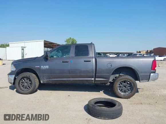 ✅ 2020 Ram 1500 Tradesman • VIN: 1C6RR7FT5LS154324 • Lot: 43215428. Wystawiony na IAAI z przebiegiem 112 290 mil. Bezpłatny archiwum sprzedaży aukcyjnych z USA i szczegółowy raport historii pojazdu na DreamBid. Zdjęcie 14.