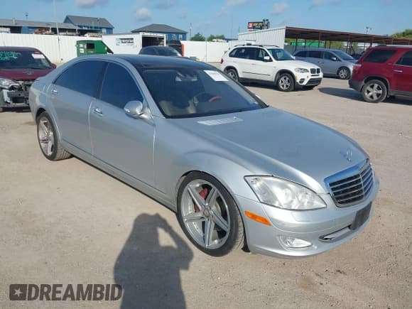 ✅ 2009 Mercedes-Benz S 550 • VIN: WDDNG71X89A246703 • Lot: 42965920. Wystawiony na IAAI z przebiegiem 142 058 mil. Bezpłatny archiwum sprzedaży aukcyjnych z USA i szczegółowy raport historii pojazdu na DreamBid. Zdjęcie 1.