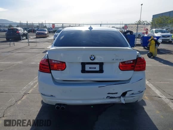 ✅ 2015 BMW 3 Series 328i • VIN: WBA3C1C52FK119339 • Lot: 41549876. Listed on IAAI with 148,347 mi. Free auction sales archive from the USA and detailed vehicle history report at DreamBid. Image 16.