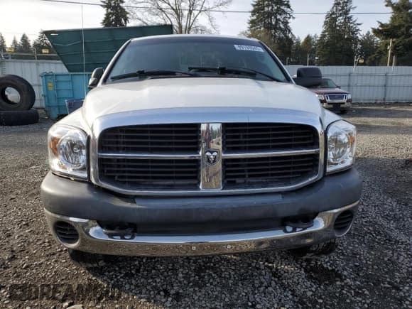 ✅ 2006 Dodge 2500 ST • VIN: 3D7KS26D16G251452 • Lot: 89193045. Wystawiony na Copart z przebiegiem 290 426 mil. Bezpłatny archiwum sprzedaży aukcyjnych z USA i szczegółowy raport historii pojazdu na DreamBid. Zdjęcie 5.