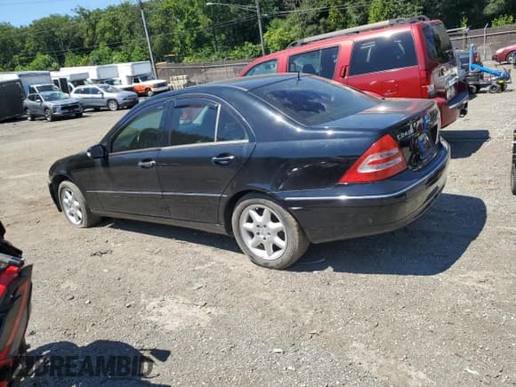 ✅ 2002 Mercedes-Benz C 230/260/280/320 • VIN: WDBRF61J02F203047 • Lot: 69978905. Wystawiony na Copart z przebiegiem Nie podano. Bezpłatny archiwum sprzedaży aukcyjnych z USA i szczegółowy raport historii pojazdu na DreamBid. Zdjęcie 2.