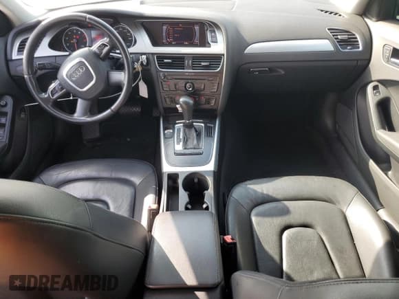 ✅ 2012 Audi A4 Premium • VIN: WAUAFAFL1CN015265 • Lot: 80911725. Wystawiony na Copart z przebiegiem 142 123 mil. Bezpłatny archiwum sprzedaży aukcyjnych z USA i szczegółowy raport historii pojazdu na DreamBid. Zdjęcie 8.