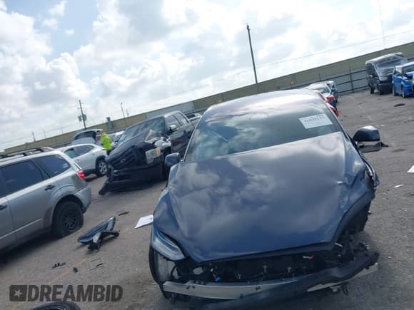 ✅ 2022 Tesla Model X • VIN: 7SAXCDE57NF345653 • Lot: 42829212. Wystawiony na IAAI z przebiegiem Nie podano. Bezpłatny archiwum sprzedaży aukcyjnych z USA i szczegółowy raport historii pojazdu na DreamBid. Zdjęcie 12.