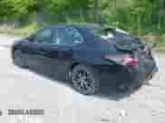 2023 Toyota Camry SE z VIN 4T1G11BKXPU101092, wystawiony jako IAAI lot #42396141 z przebiegiem 22 174 mil mil oraz . Historia ofert i sprzedaży dostępna na DreamBid. Obrazek 3.